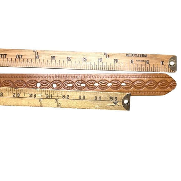 belt vintage Western tan tooled leather 3" oval buckle UP to 34" hippie boho - Picture 6 of 9